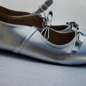 Women,s fashion Flat shoe Balarina Silver Flats Fashion Bow